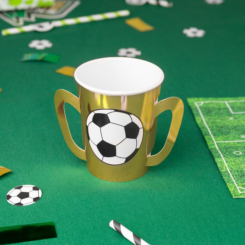 Glass de papelão com alças de futebol