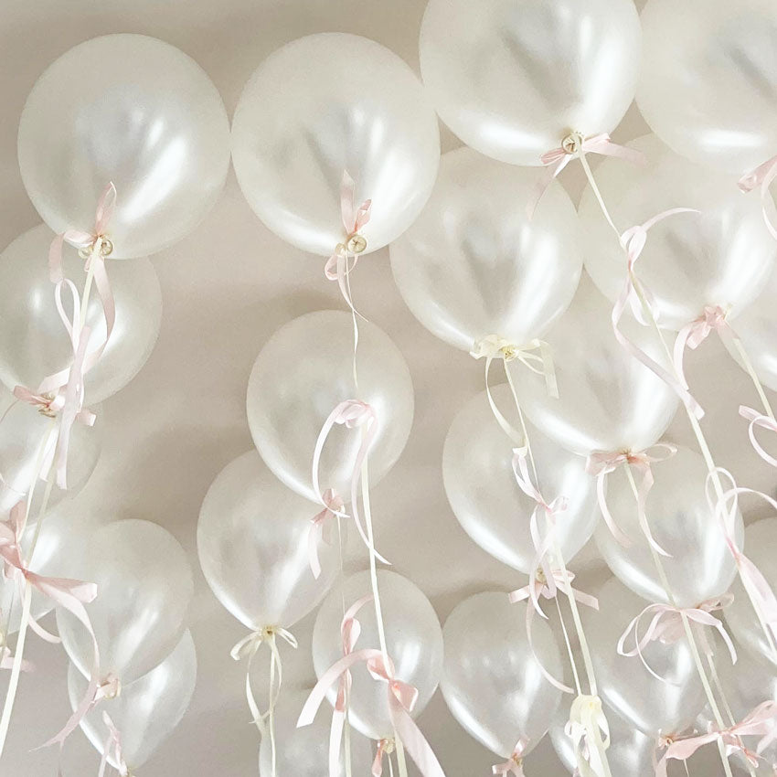 White latex / pack metallic balloon