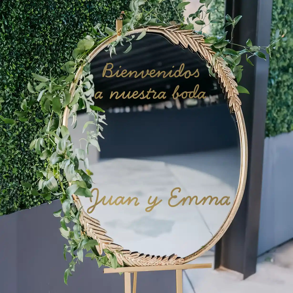 Vinilo Personalizado Bienvenidos a Nuestra Boda Espejo Oro