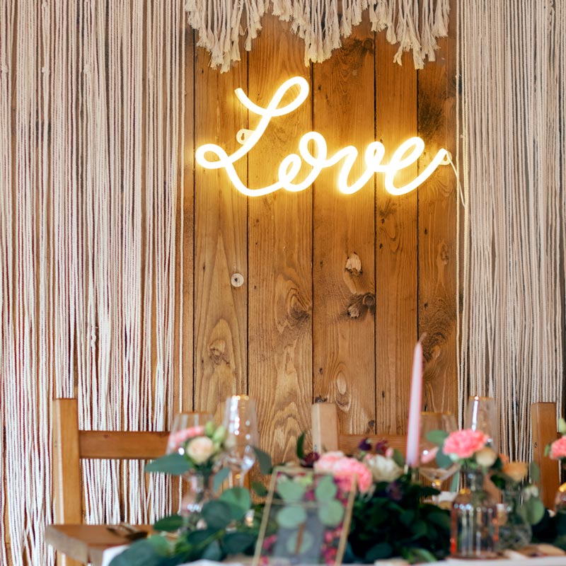 Neon Led Grande "Love" Blanco