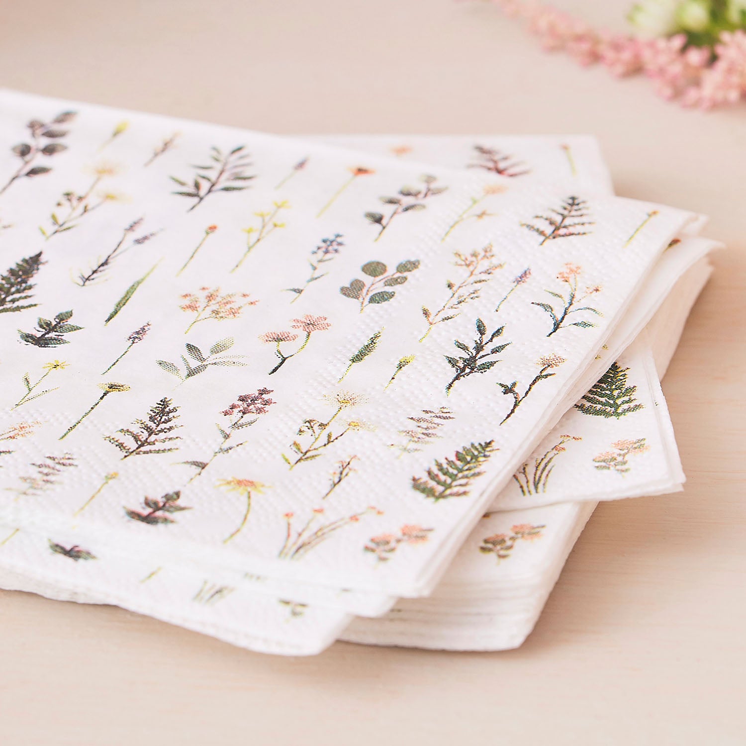 Floral paper napkins