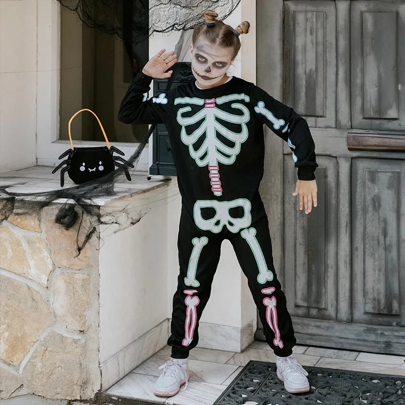 Traje infantil em preto e branco