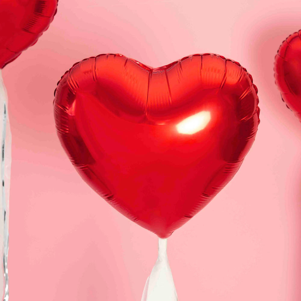 Foglio di cuore rosso globo